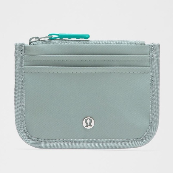 TRUE IDENTITY CARD CASE - Crater Blue/Sonic Teal -SOLD OUT ONLINE! NWT Lululemon - Picture 1 of 6